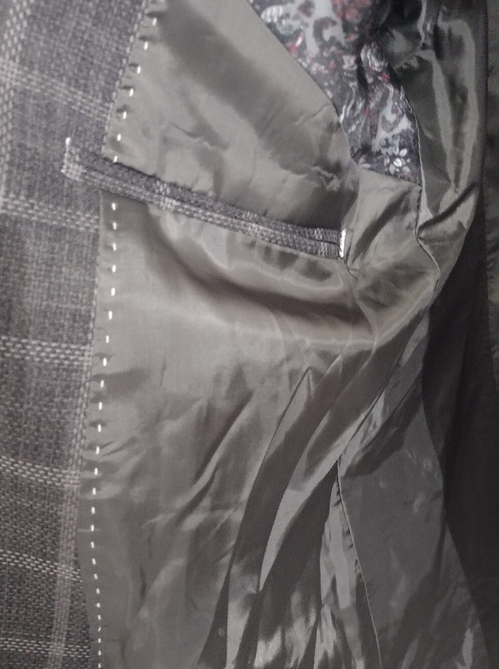Men's Gray Windowpane Blazer - Classic Tailored Fit - Picture 6 of 6